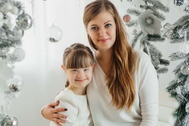 История одной днепровской девочки с синдромом Дауна, которая учится в обычной школе и живет полноценной жизнью