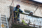 У Дніпрі рятувальники ліквідували пожежу у 3-поверховому будинку на вулиці Севастопільській